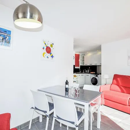 Apartment 1 Bedroom Lovely In Cyprien
